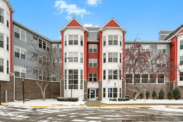 $165,000 | 720 3rd Avenue Northeast, Unit 319, Minneapolis, MN 55413