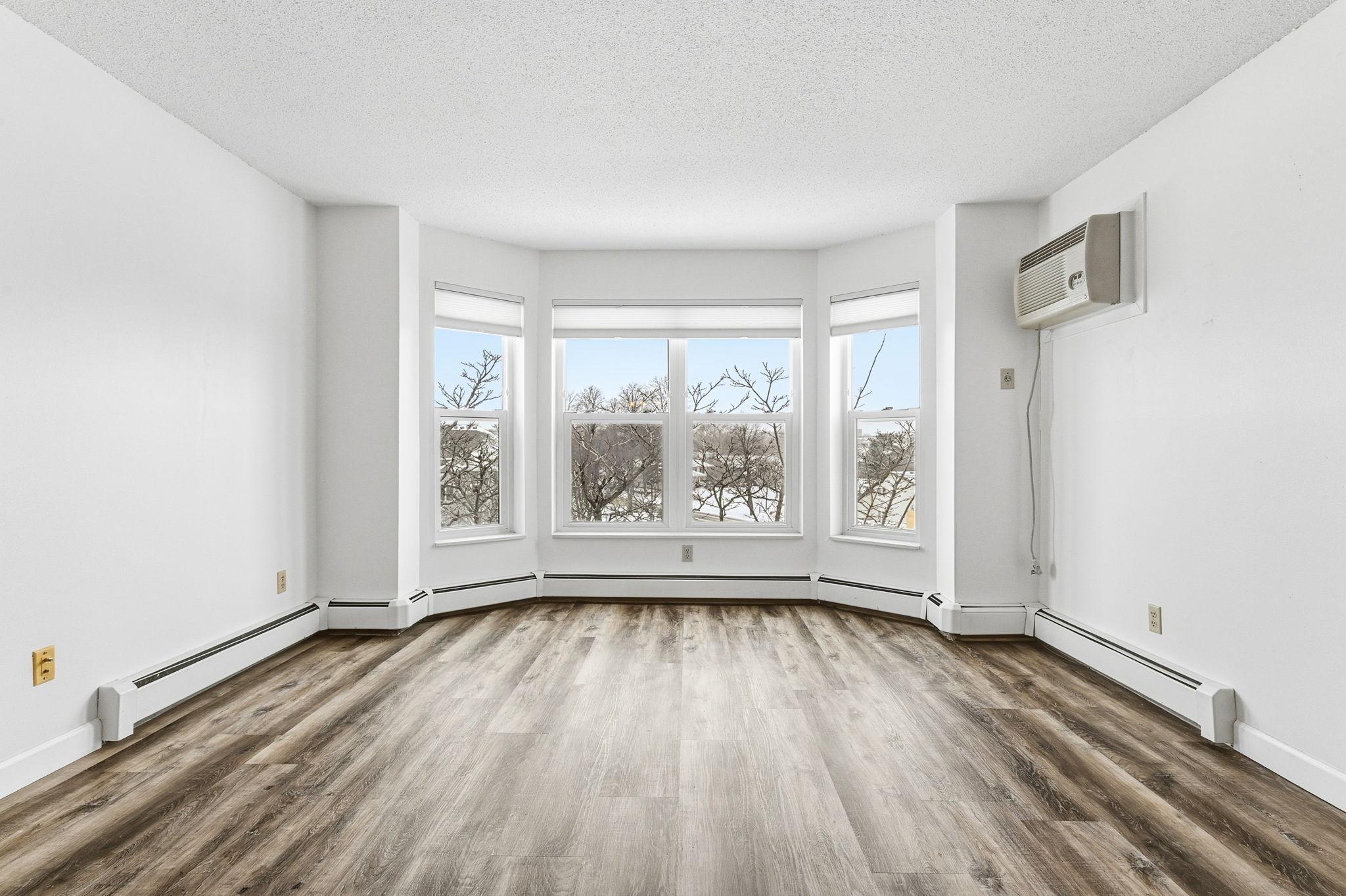 720 3rd Avenue Northeast, Unit 319 Minneapolis, MN 55413 - Photo 12 of 26