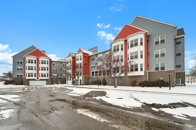 $165,000 | 720 3rd Avenue Northeast, Unit 319, Minneapolis, MN 55413