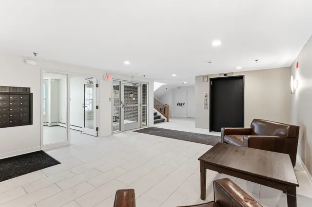 $165,000 | 720 3rd Avenue Northeast, Unit 319, Minneapolis, MN 55413