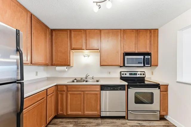 $165,000 | 720 3rd Avenue Northeast, Unit 319, Minneapolis, MN 55413