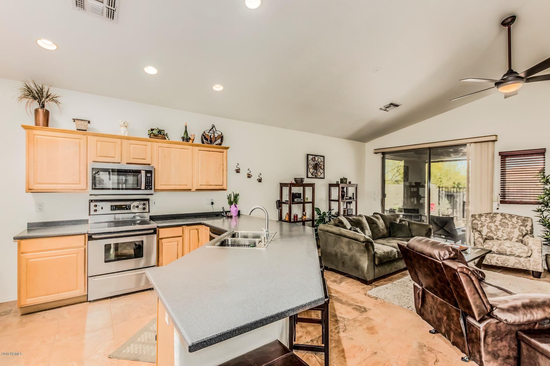 3218 East Fremont Road Phoenix, AZ 85042 - Photo 13 of 30 Counters galore
