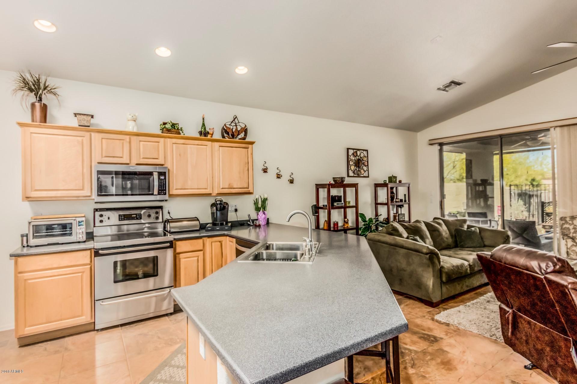 3218 East Fremont Road Phoenix, AZ 85042 - Photo 8 of 30 Kitchen