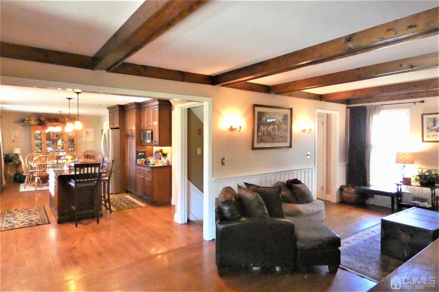 14 Apple Tree Road Flemington, NJ 08822 - Photo 12 of 33 a living room with furniture