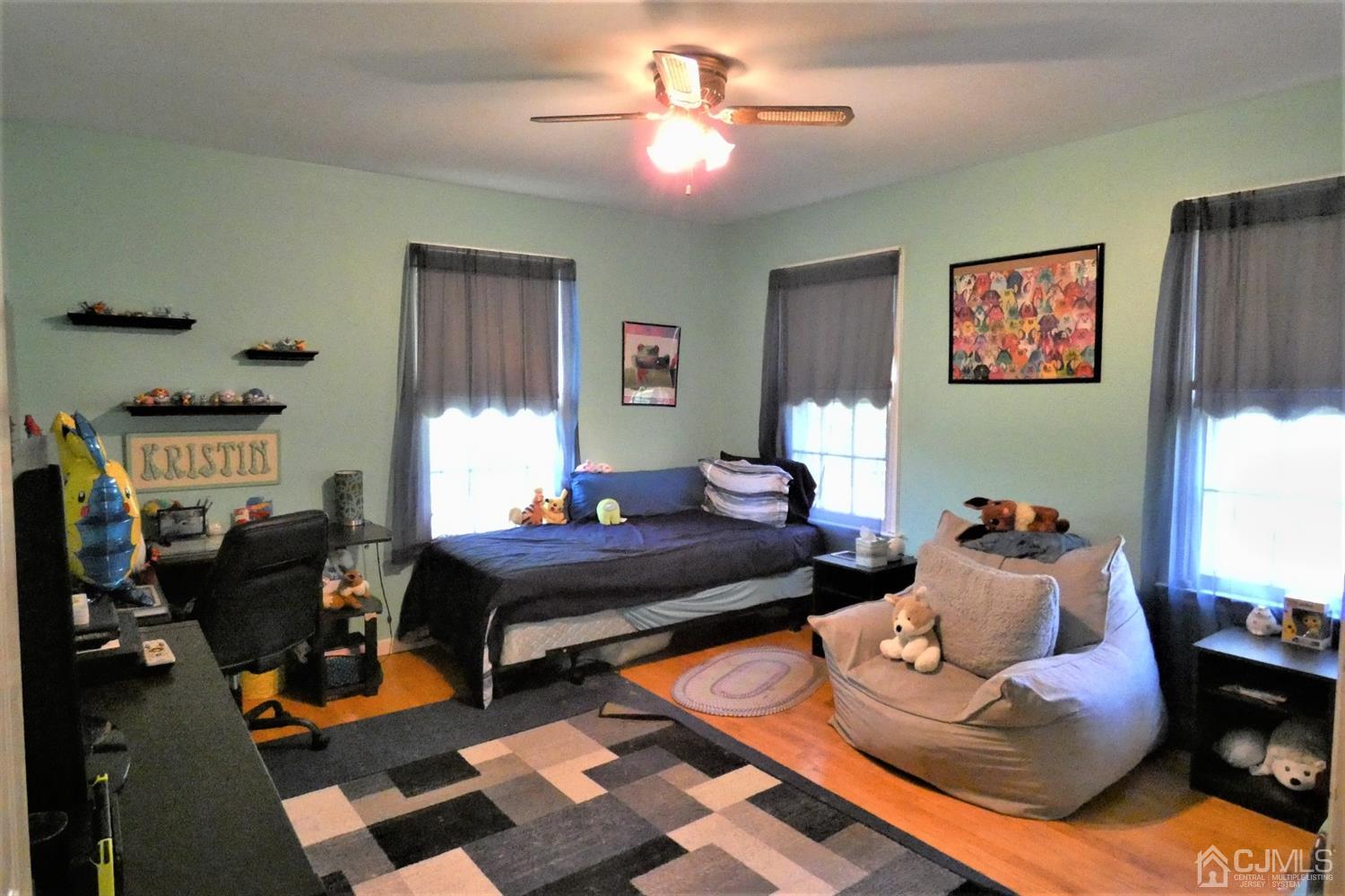 14 Apple Tree Road Flemington, NJ 08822 - Photo 20 of 33 a living room with furniture and a window