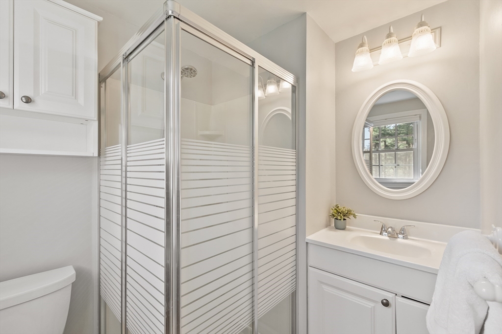 7 Long Meadow Road Westford, MA 01886 - Photo 18 of 42 Gallery Image 18