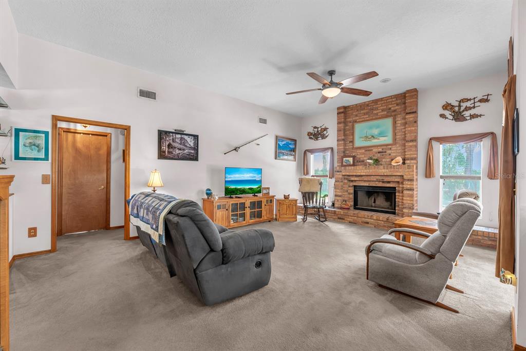 621 Penn National Road Seffner, FL 33584 - Photo 8 of 50