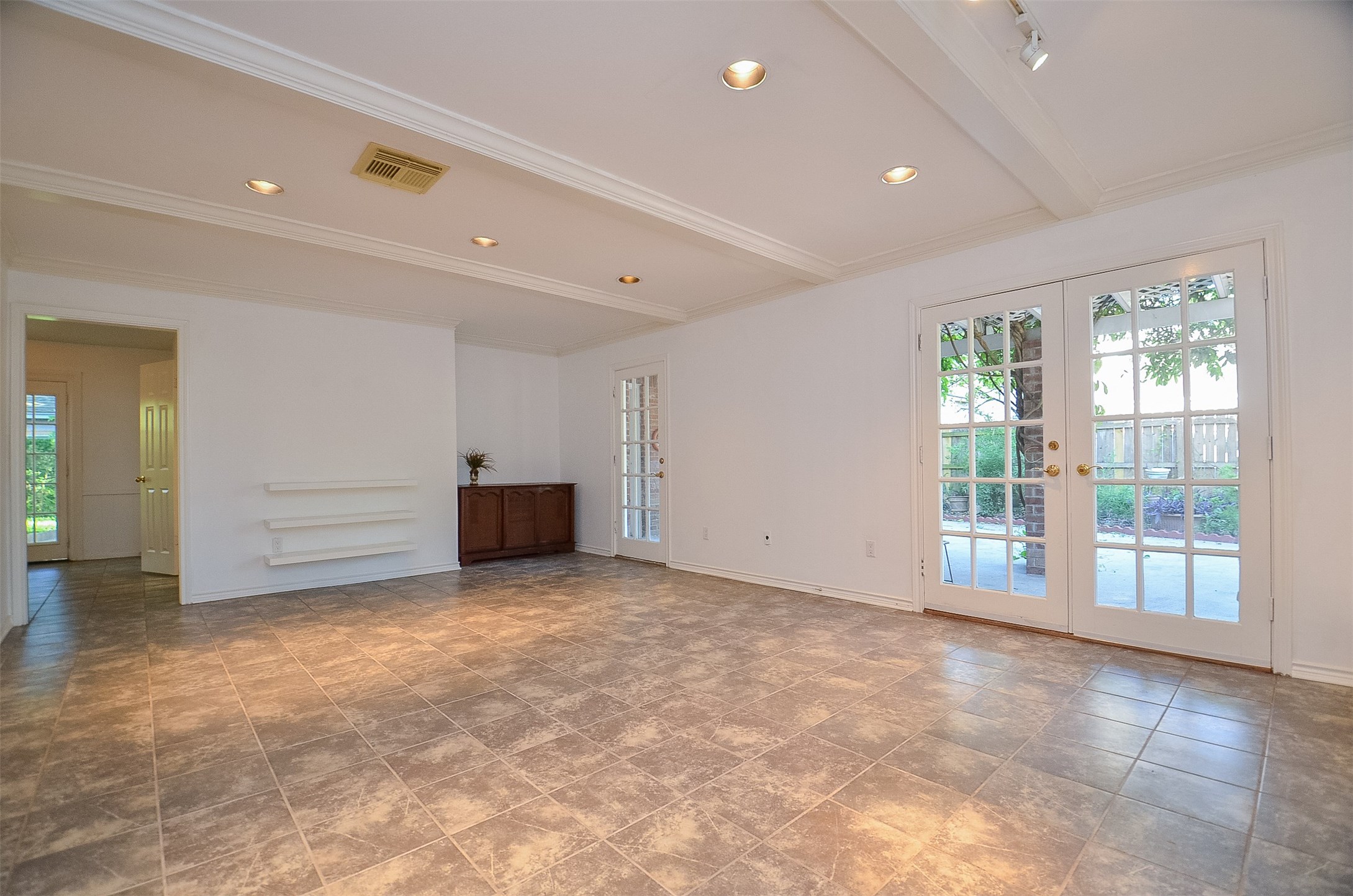 710 South Fry Road Katy, TX 77450 - Photo 26 of 50 Amply sized living room with nice viewing the west yard.
