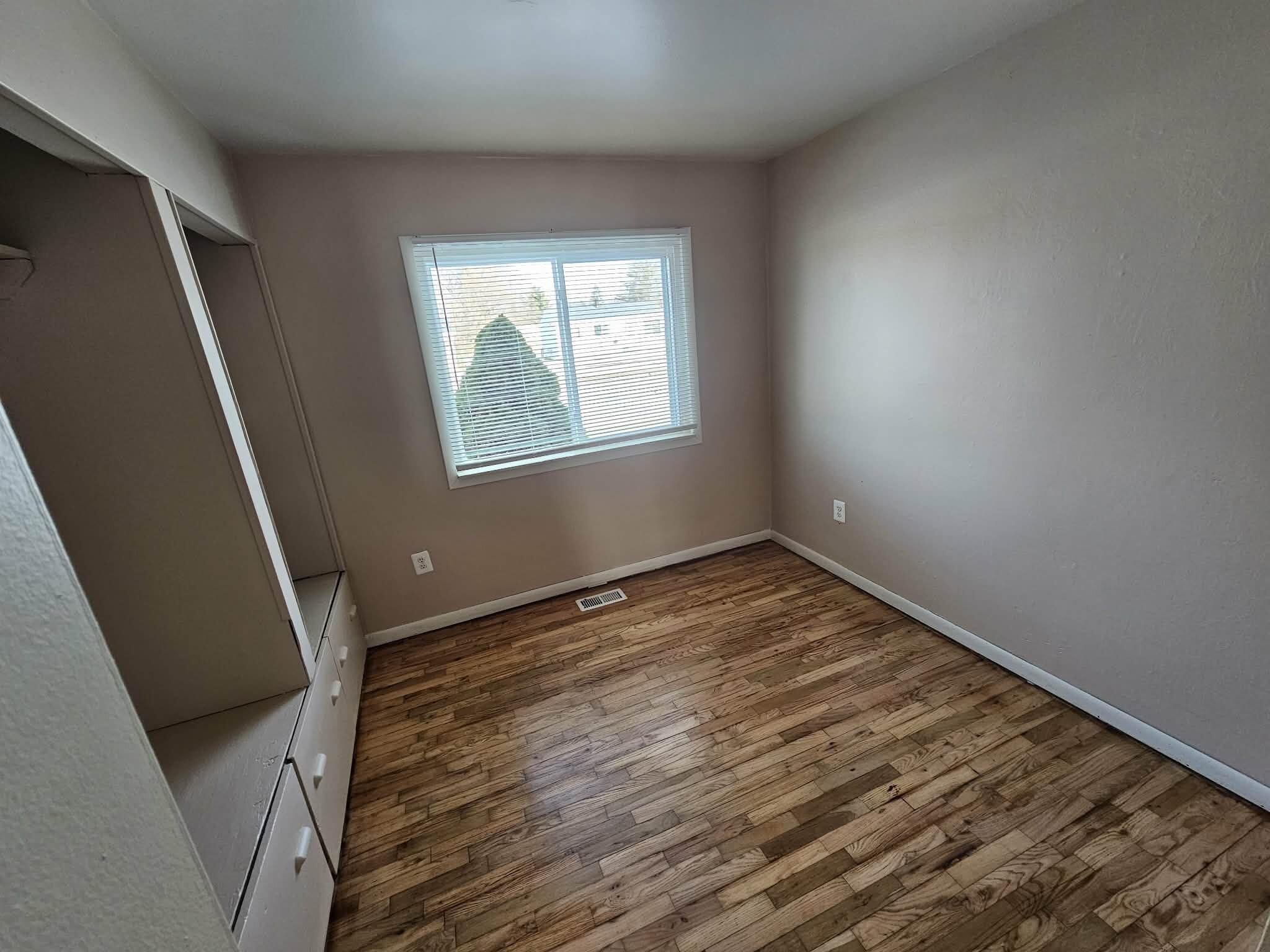 28339 Leroy Street Romulus, MI 48174 - Photo 11 of 28 Bedroom 1