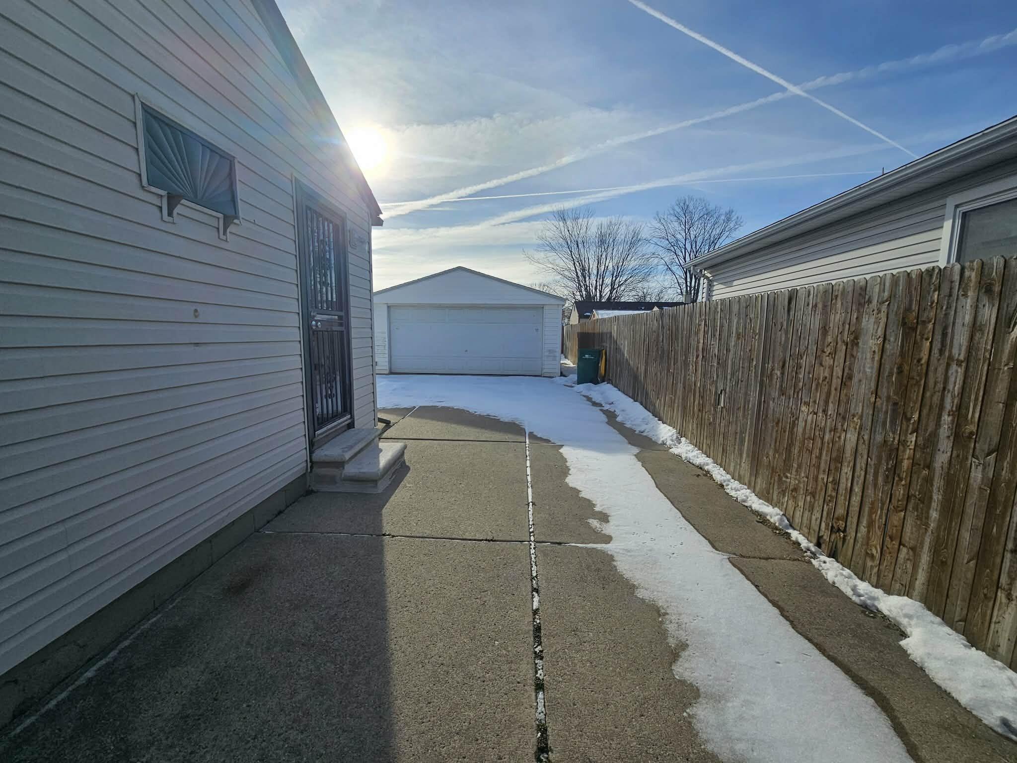 28339 Leroy Street Romulus, MI 48174 - Photo 24 of 28 Driveway / Garage View