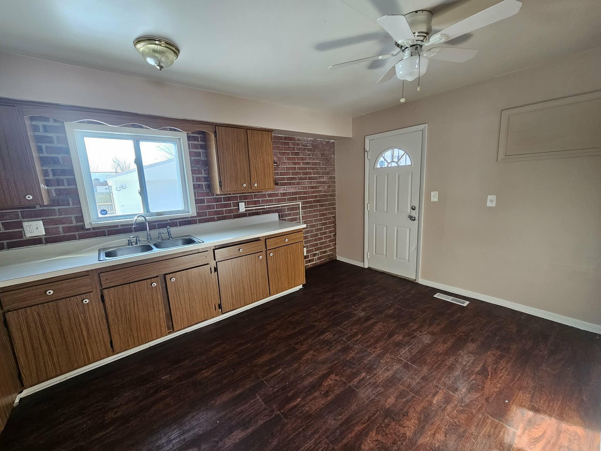 28339 Leroy Street Romulus, MI 48174 - Photo 6 of 28 Kitchen