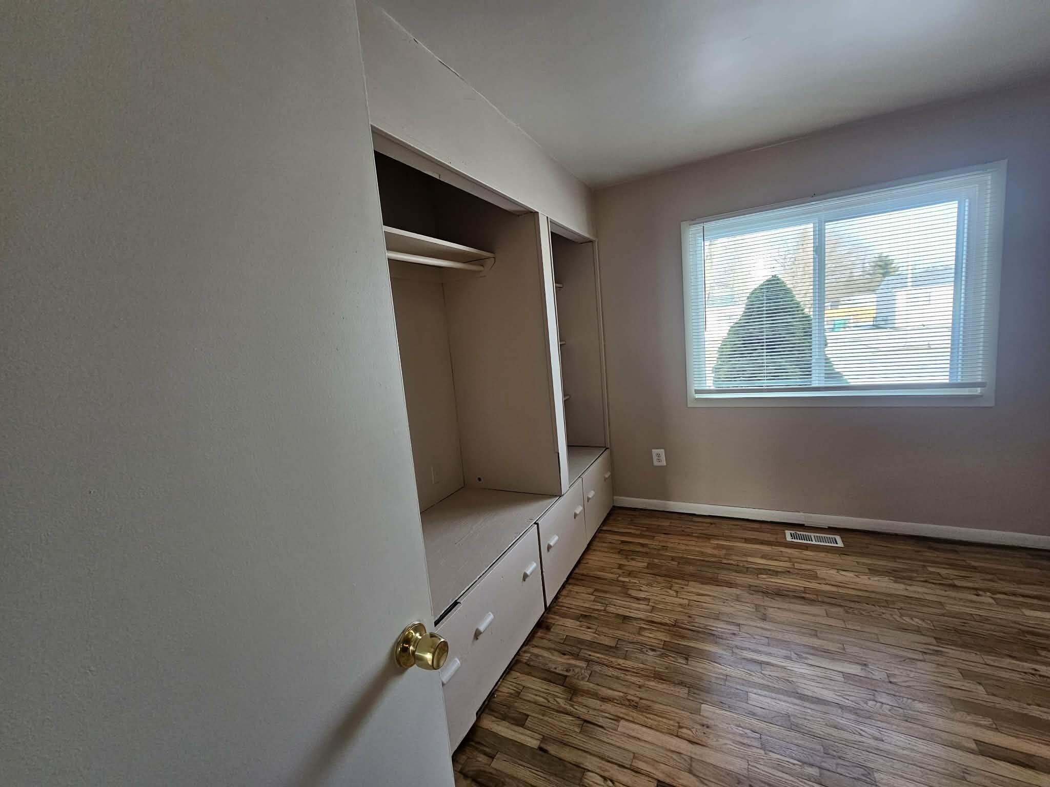 28339 Leroy Street Romulus, MI 48174 - Photo 10 of 28 Bedroom 1