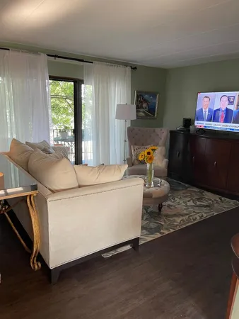 $224,900 | 11103 South St Louis Avenue, Unit 203, Chicago, IL 60655