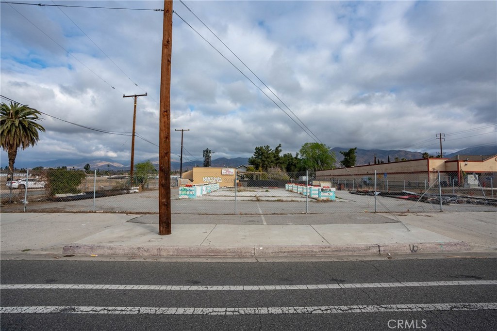 26468 Base Line Street Highland, CA 92346 - Photo 13 of 27 Gallery Image 13