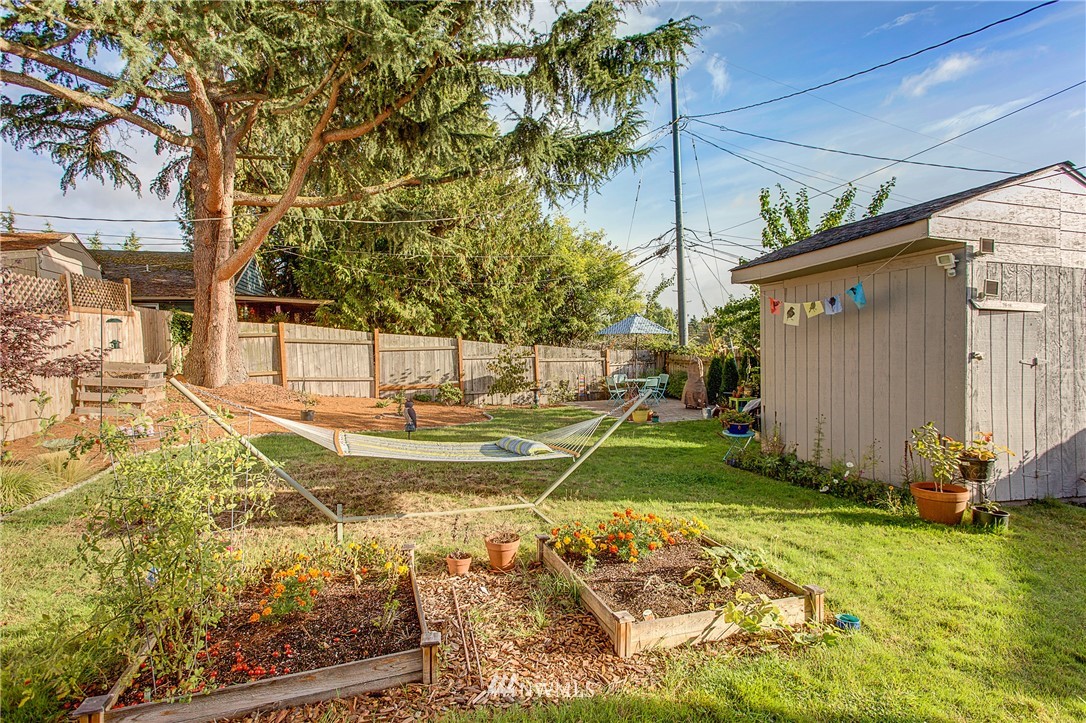 3036 Southwest Roxbury Street Seattle, WA 98126 - Photo 22 of 25 Gallery Image 22