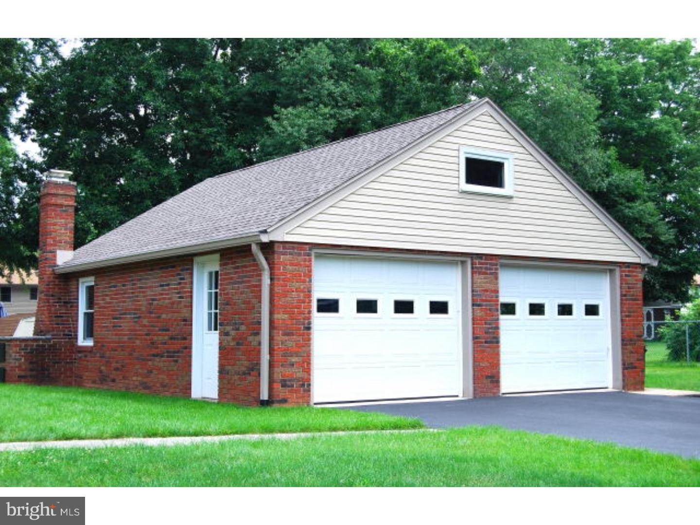 545 Gibraltar Road Reading, PA 19606 - Photo 5 of 21 Garage