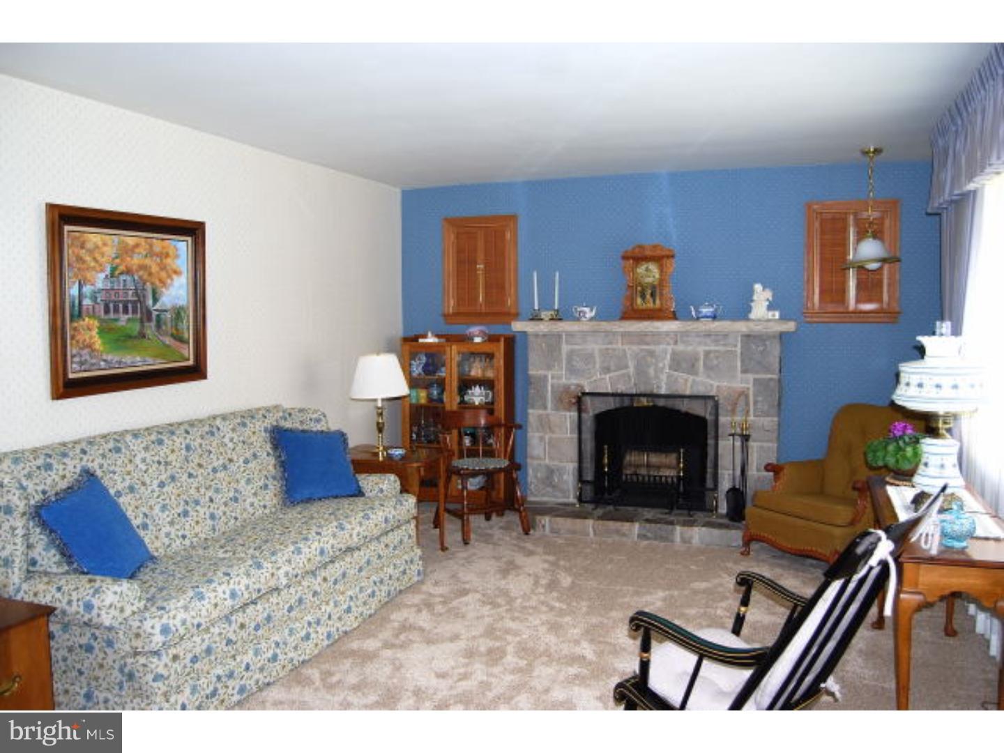 545 Gibraltar Road Reading, PA 19606 - Photo 7 of 21 Living Room