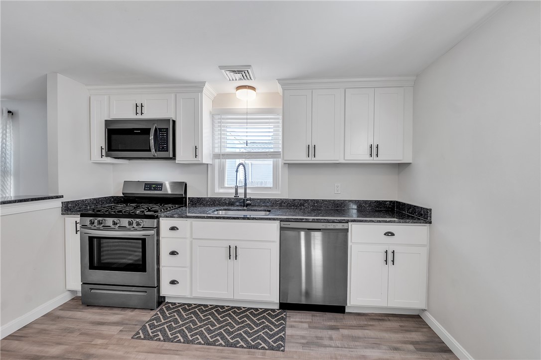 257 Woodhaven Road Pawtucket, RI 02861 - Photo 8 of 28 Gallery Image 8