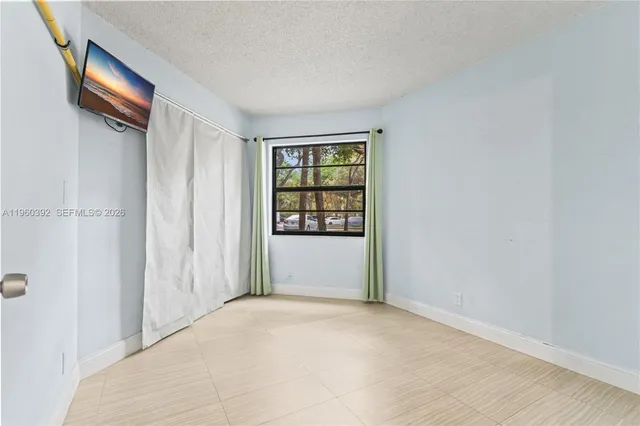 $2,400 | 10401 West Broward Boulevard, Unit 111, Plantation, FL 33324