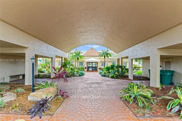 $2,400 | 10401 West Broward Boulevard, Unit 111, Plantation, FL 33324