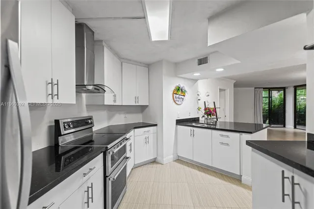 $2,400 | 10401 West Broward Boulevard, Unit 111, Plantation, FL 33324