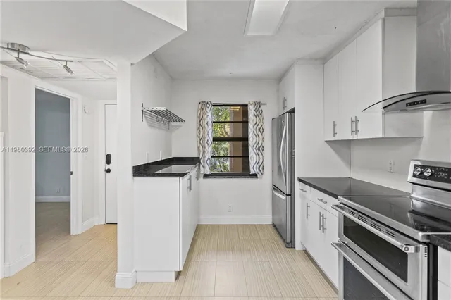 $2,400 | 10401 West Broward Boulevard, Unit 111, Plantation, FL 33324