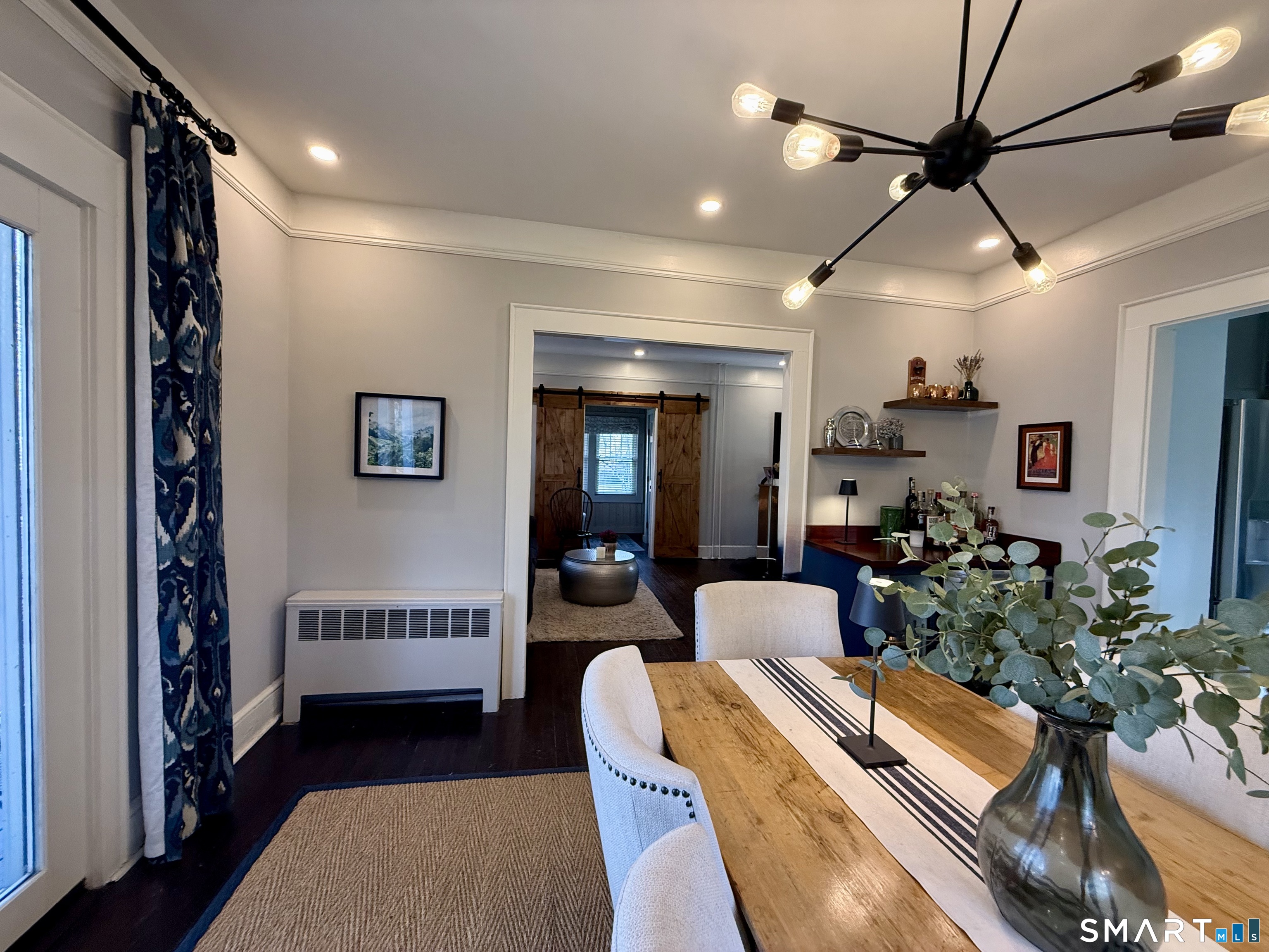 12 Sunset Pass Wilton, CT 06897 - Photo 5 of 31 a lobby with furniture and a potted plant