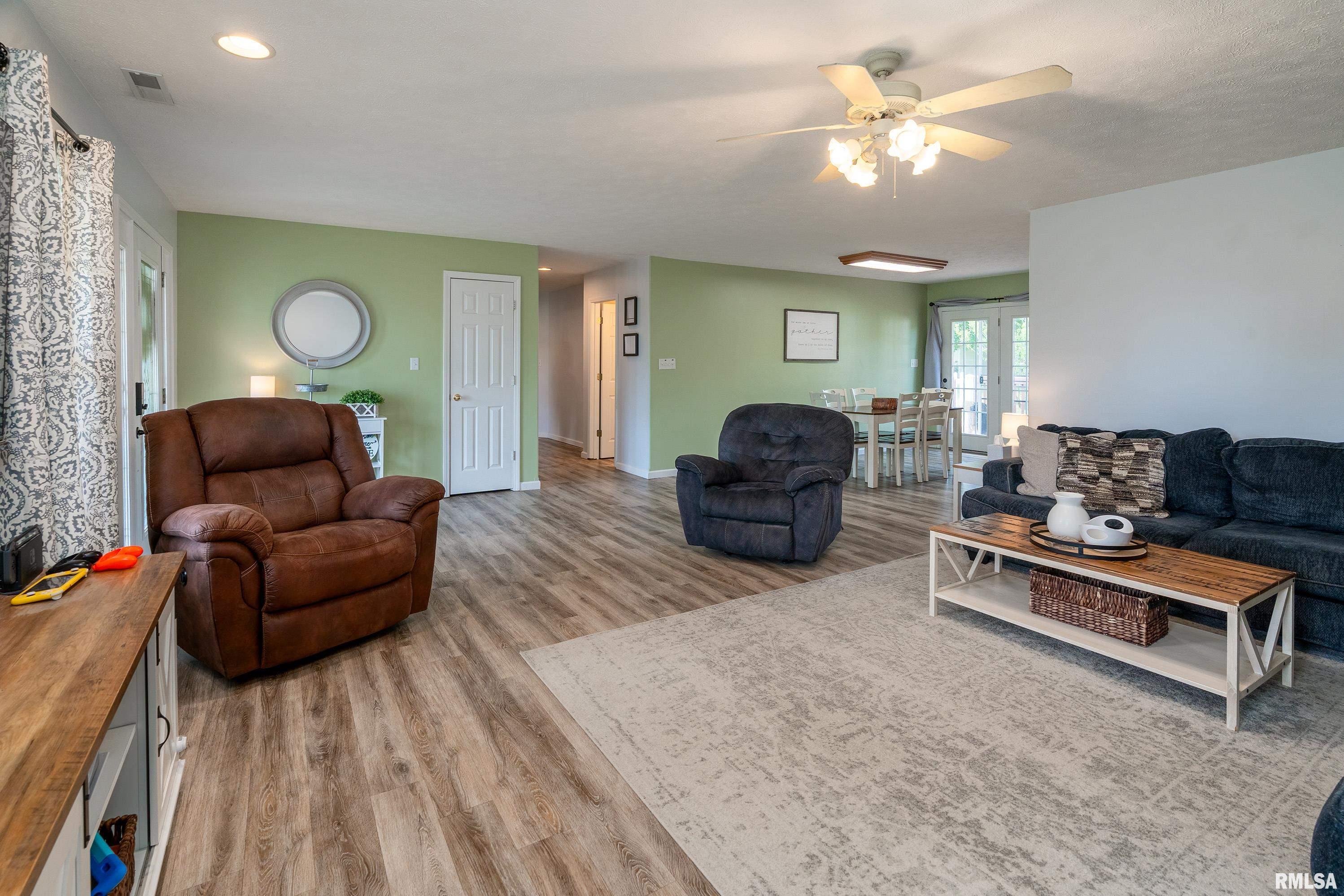 307 Evergreen Trail Herrin, IL 62948 - Photo 6 of 33