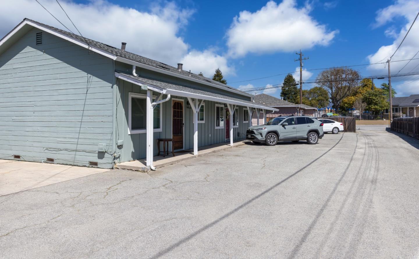 137 Calabasas Road Watsonville, CA 95076 - Photo 4 of 34 Gallery Image 4