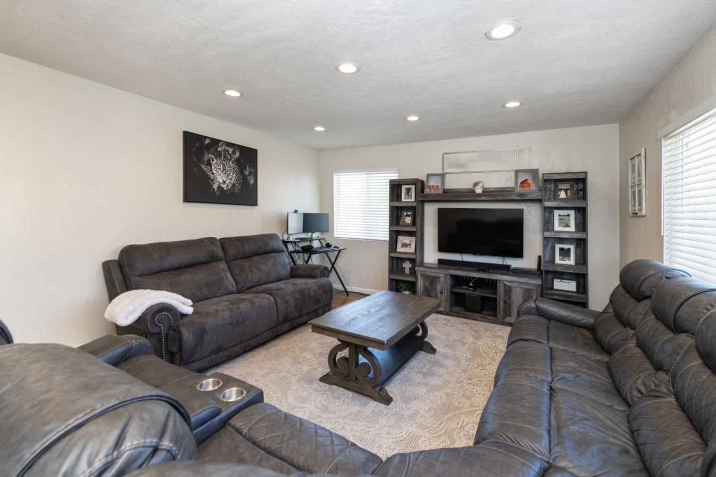 137 Calabasas Road Watsonville, CA 95076 - Photo 8 of 34 Gallery Image 8
