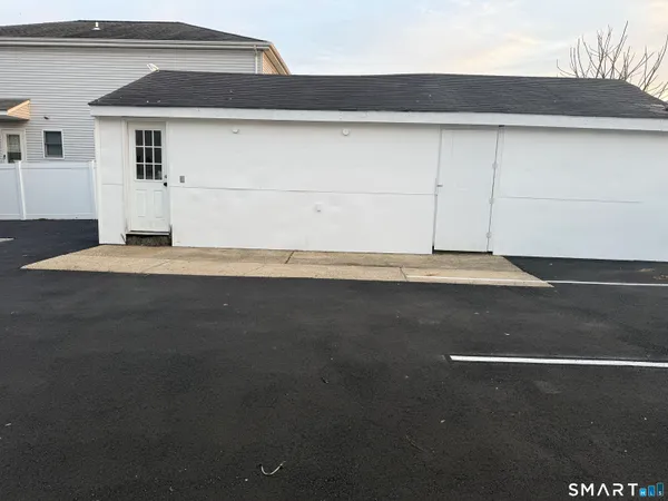 $2,950 | 85 Avery Street, Stamford, CT 06902