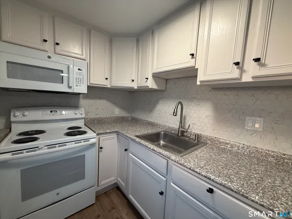 $2,950 | 85 Avery Street, Stamford, CT 06902