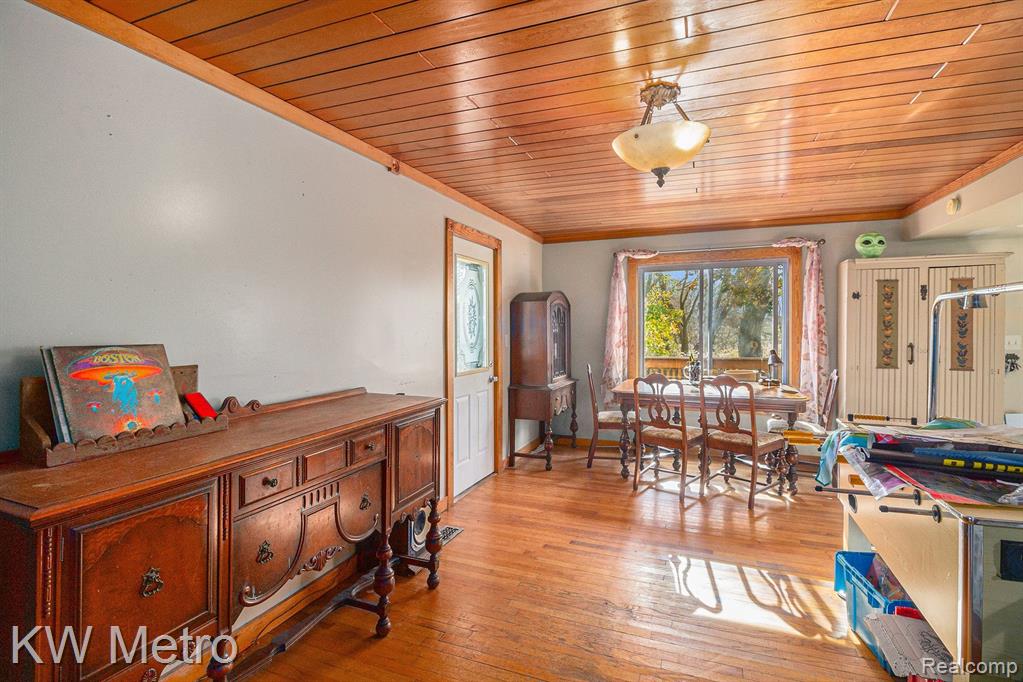 2071 Tooley Road Howell, MI 48855 - Photo 8 of 28