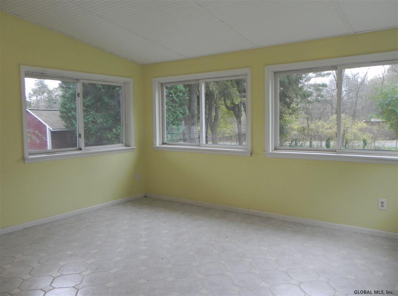 4216 Consaul Road Schenectady, NY 12304 - Photo 12 of 31 Photo 12