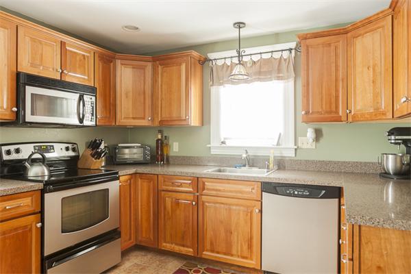 35 Wayside Road Worcester, MA 01605 - Photo 2 of 7 Gallery Image 2