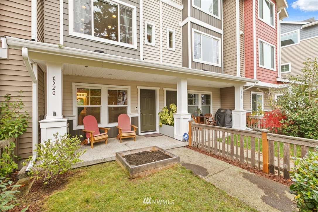 6520 High Point Drive Southwest Seattle, WA 98126 - Photo 3 of 31 Gallery Image 3