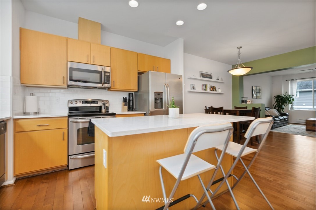 6520 High Point Drive Southwest Seattle, WA 98126 - Photo 5 of 31 Gallery Image 5