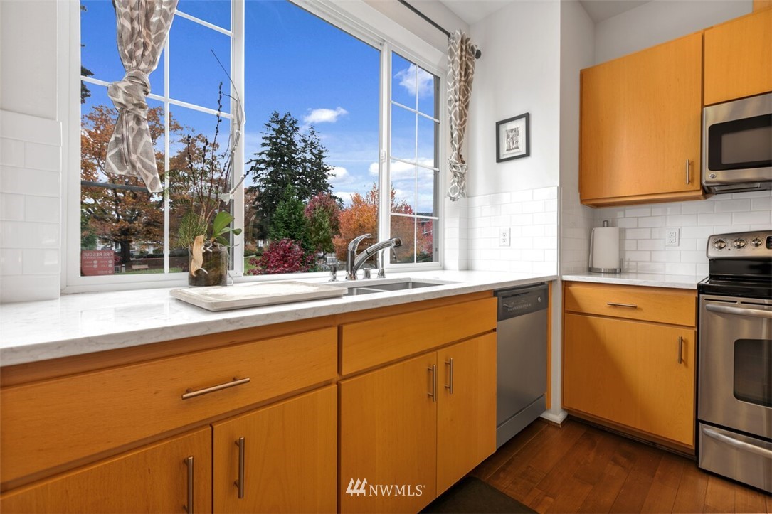 6520 High Point Drive Southwest Seattle, WA 98126 - Photo 7 of 31 Gallery Image 7