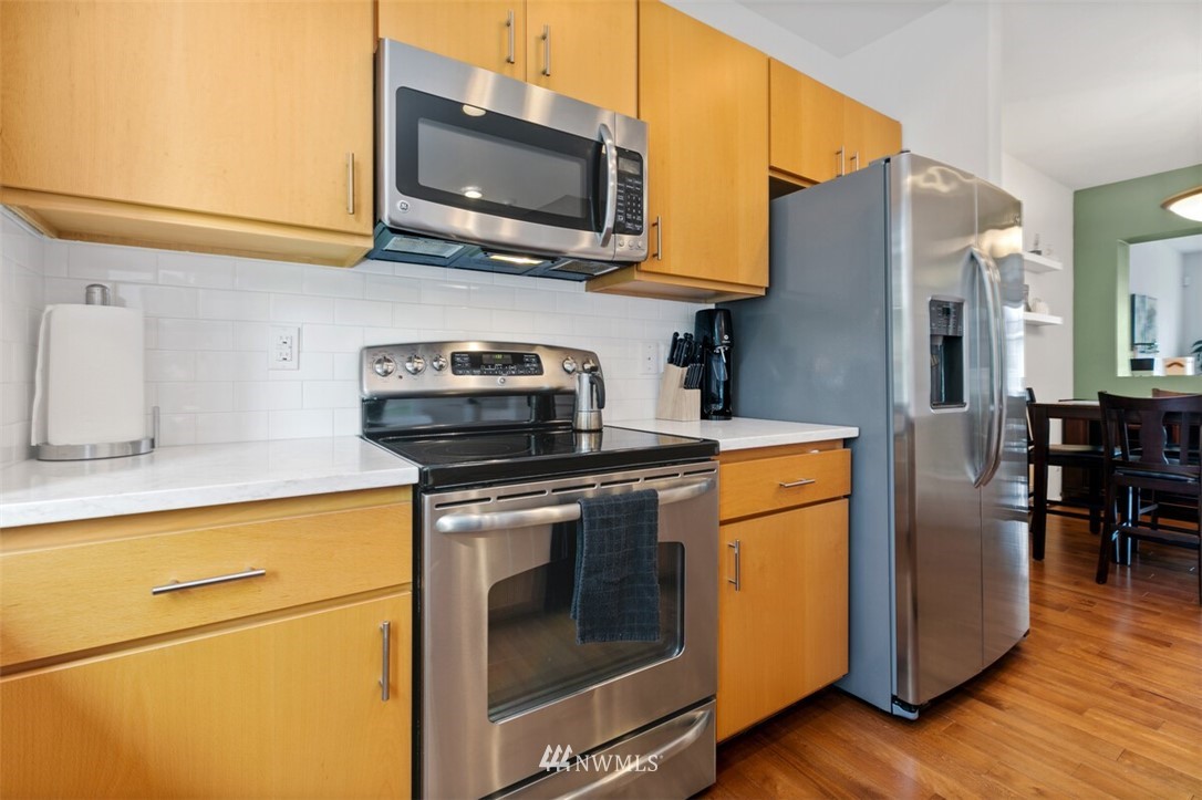 6520 High Point Drive Southwest Seattle, WA 98126 - Photo 8 of 31 Gallery Image 8