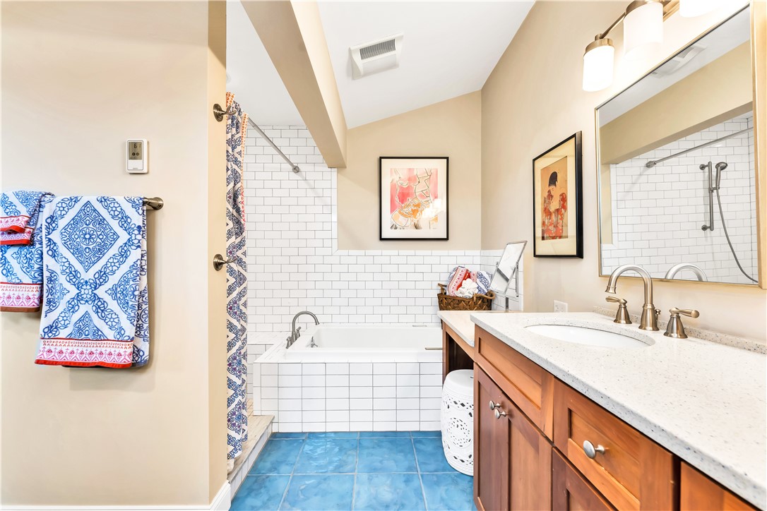 39 Weekapaug Road, Unit 3 Westerly, RI 02891 - Photo 38 of 50 Primary Bathroom