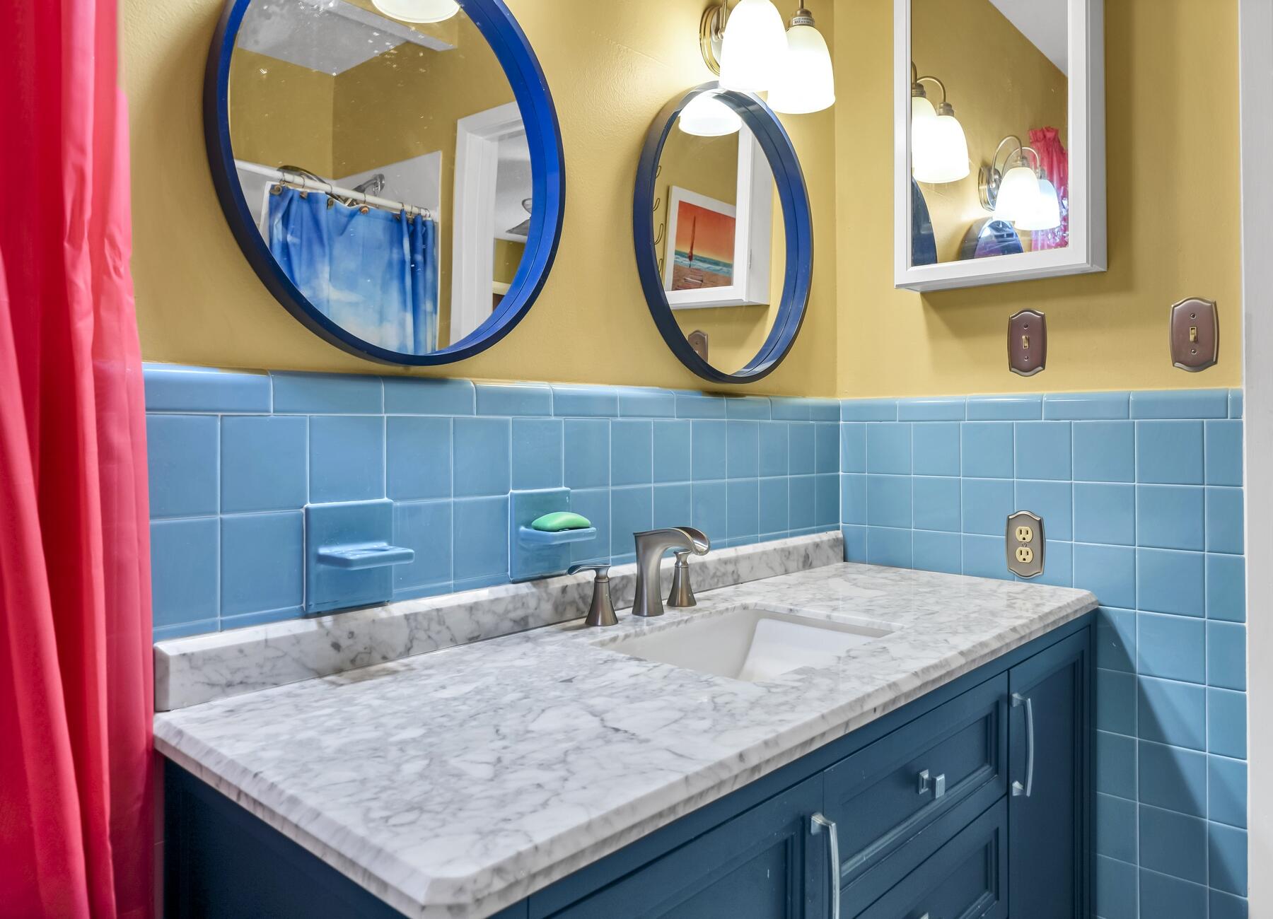 14034 331 Business Freeport, FL 32439 - Photo 44 of 44 a bathroom with a sink and a mirror