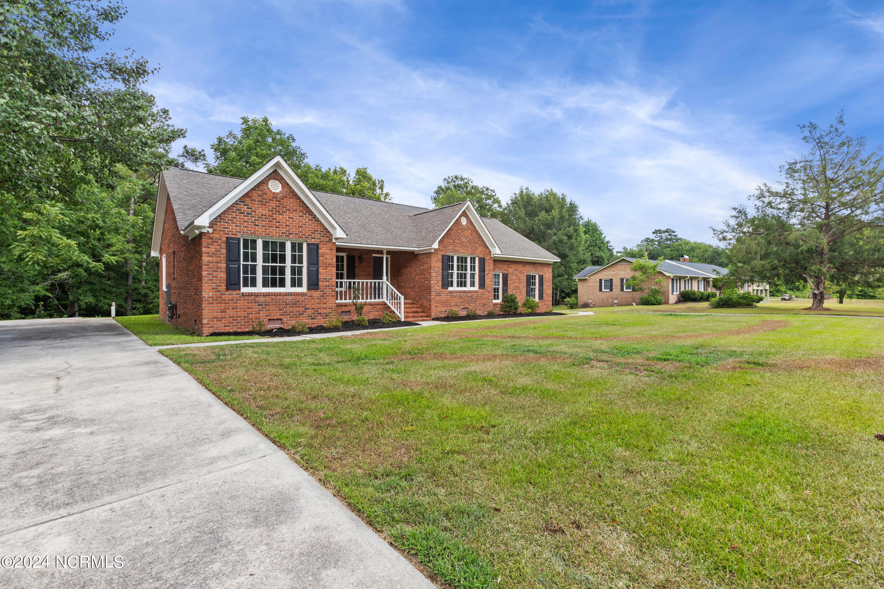 233 Beaufort Road Pollocksville, NC 28573 - Photo 3 of 40 233 Beaufort Rd