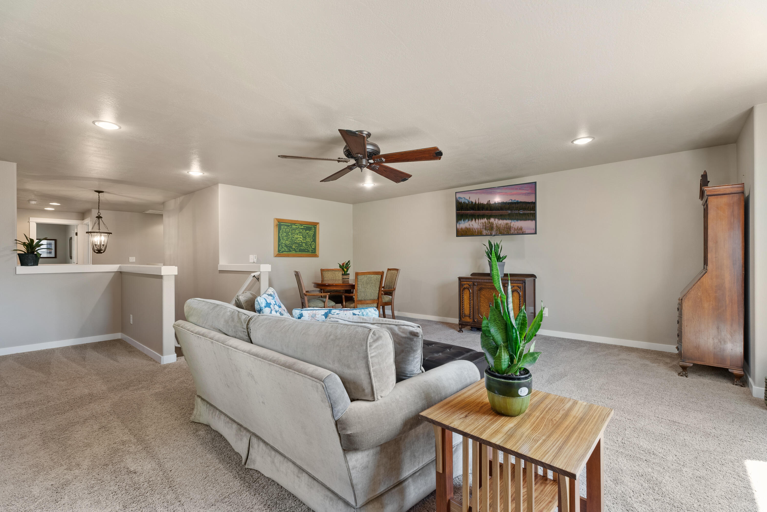 482 North Village Meadows Road Sisters, OR 97759 - Photo 16 of 34 48-print-Riley Visuals-48