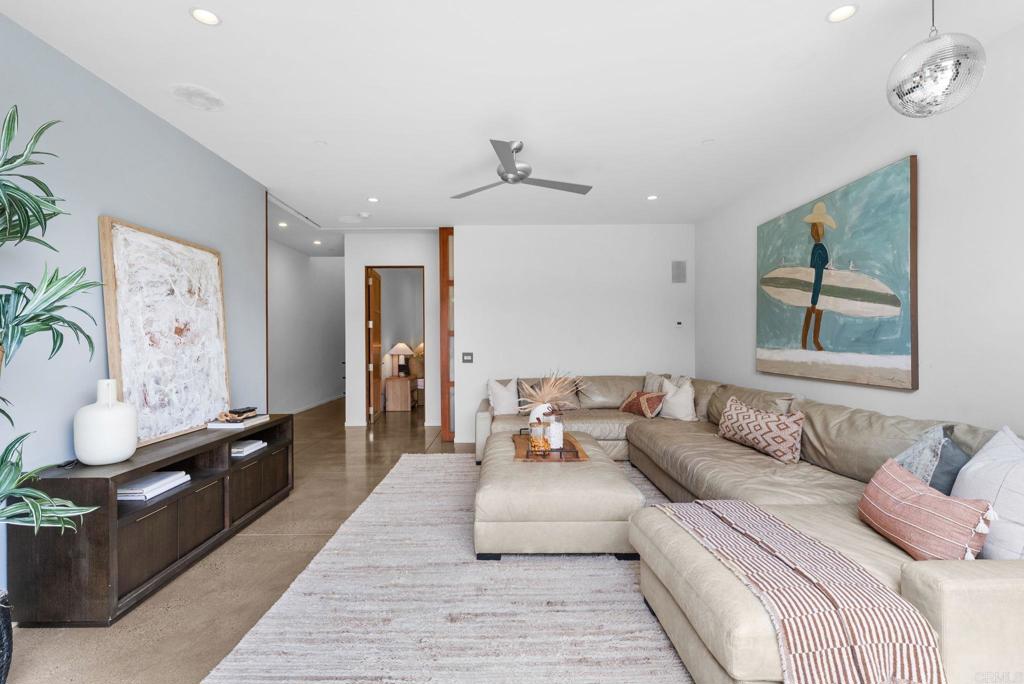 1866 Sheridan Road Encinitas, CA 92024 - Photo 28 of 75 Family Room