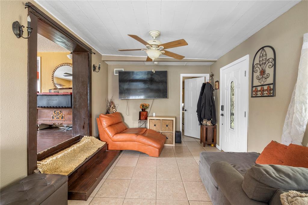 1733 Oakland Road West Lakeland, FL 33801 - Photo 8 of 46 Gallery Image 8