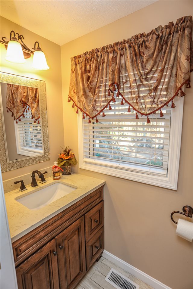 33 Level Street Merrimack, NH 03054 - Photo 14 of 40 Gallery Image 14
