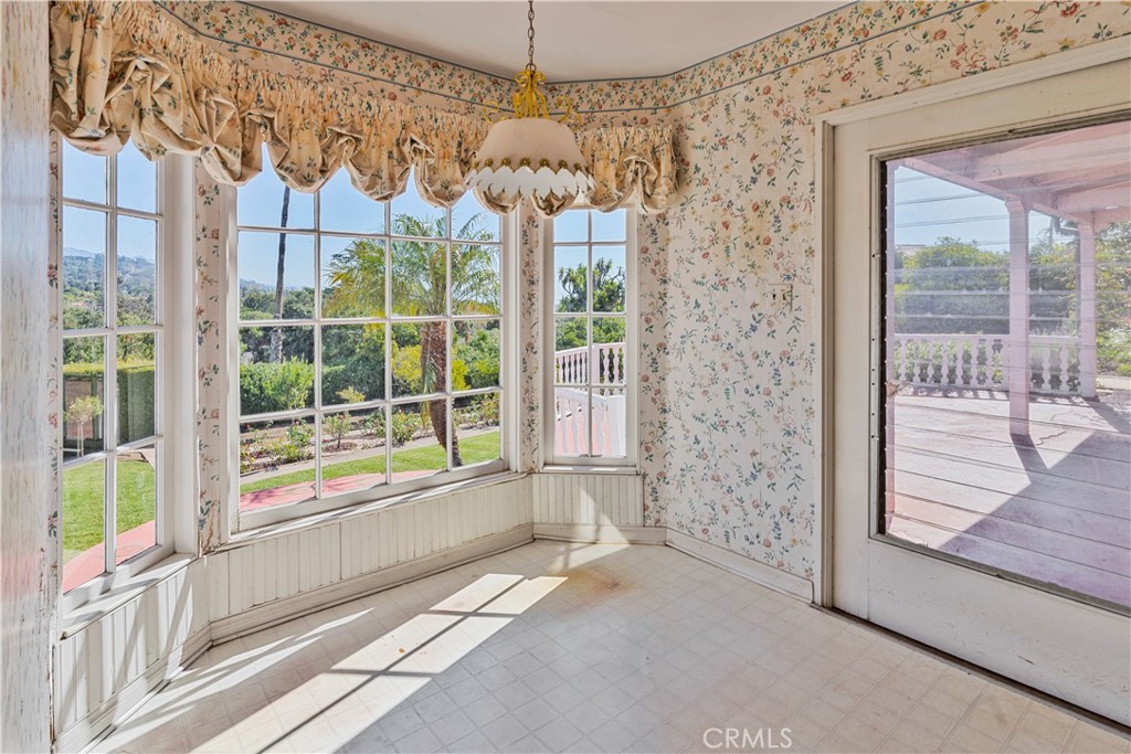 2736 Cuesta Road Santa Barbara, CA 93105 - Photo 13 of 50 a bathroom with a bathtub and a large window