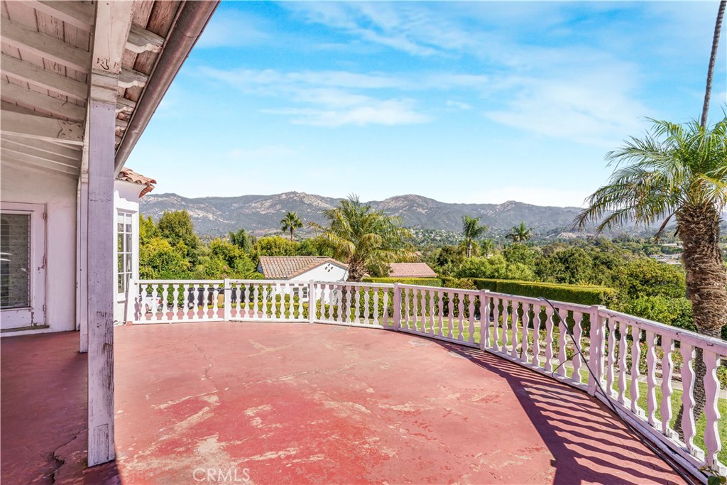 2736 Cuesta Road Santa Barbara, CA 93105 - Photo 34 of 50 a view of a pathway with a balcony