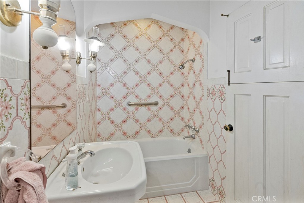 2736 Cuesta Road Santa Barbara, CA 93105 - Photo 8 of 50 a bathroom with a sink and a tub