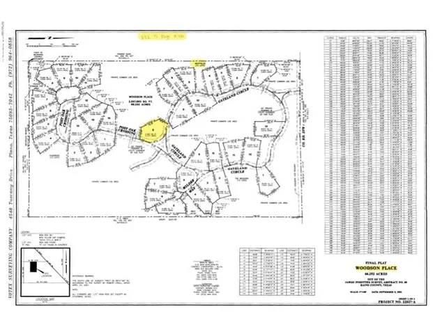 a black and white photo of a living room